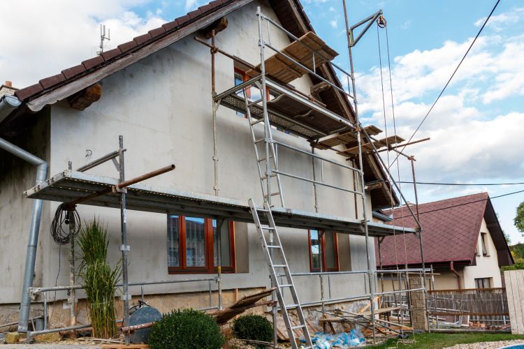 Manutenção das paredes exteriores da casa